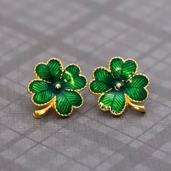 Vintage Green Clover Leaf Elegant Floral Gold Tone Stud Earring by Avon, G40 - Picture 1 of 2